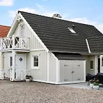 Stunning In Brenderup Fyn - G51849 * Bro (Funen)