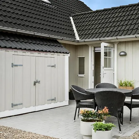 Stunning In Brenderup Fyn - G51849 *